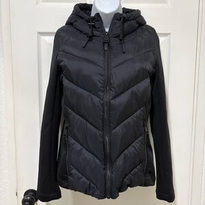 DKNY Women's Black Hooded Chevron Puffer Jacket | size: Med.